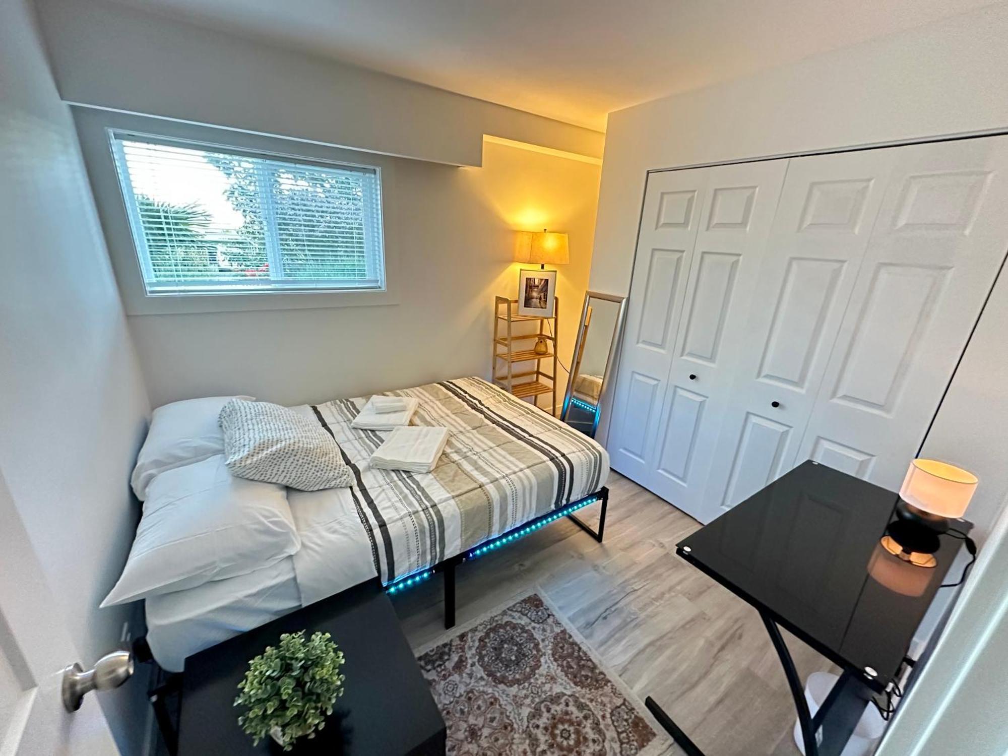 Cozy & Bright Home With Parking Виктория Экстерьер фото