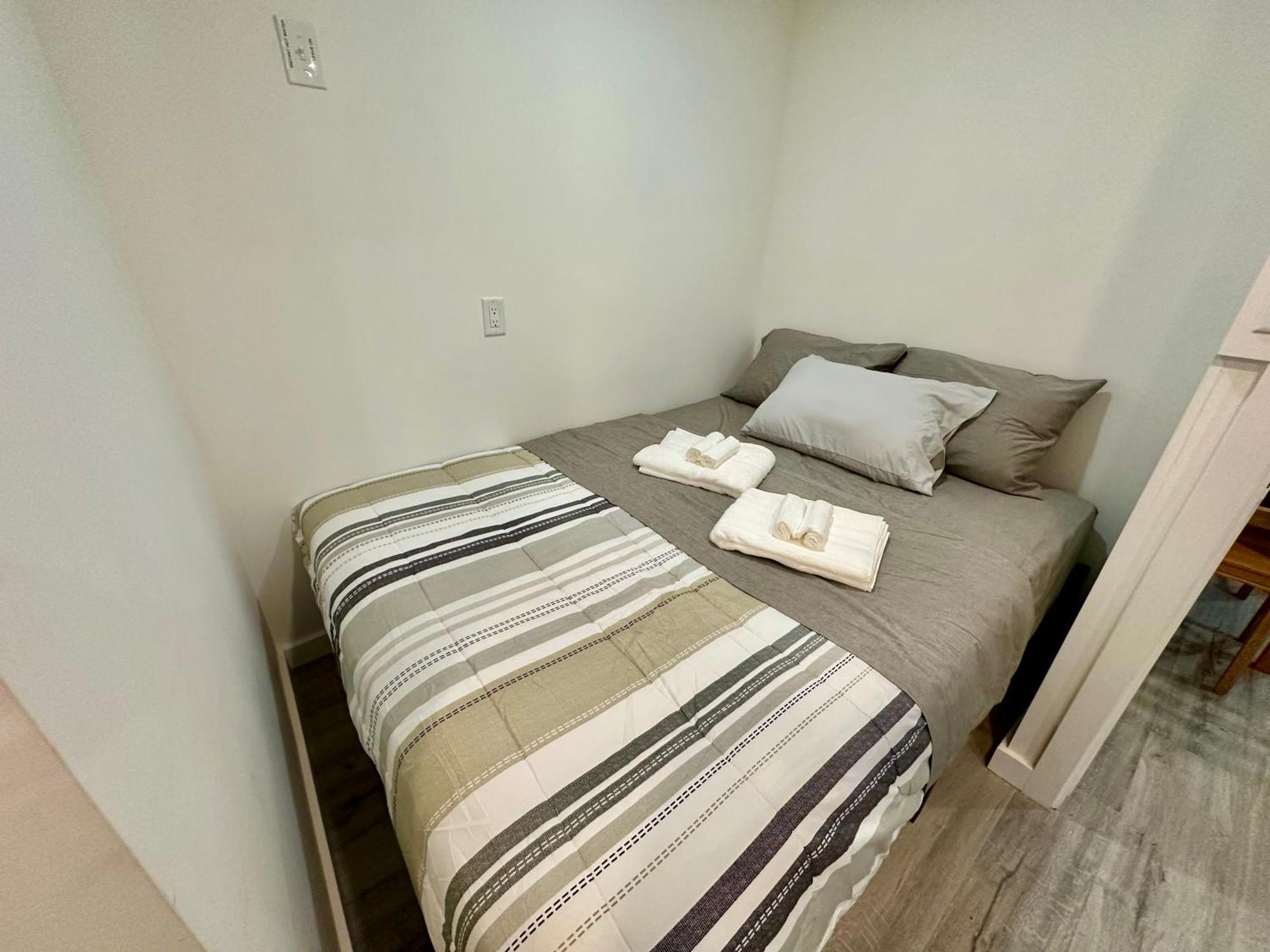 Cozy & Bright Home With Parking Виктория Экстерьер фото